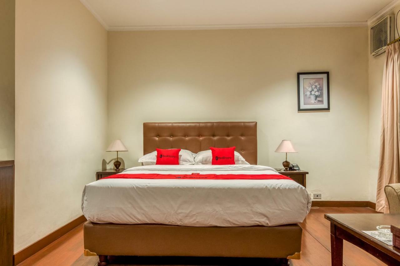 Reddoorz Plus Near Dharmawangsa Square Jacarta Exterior foto