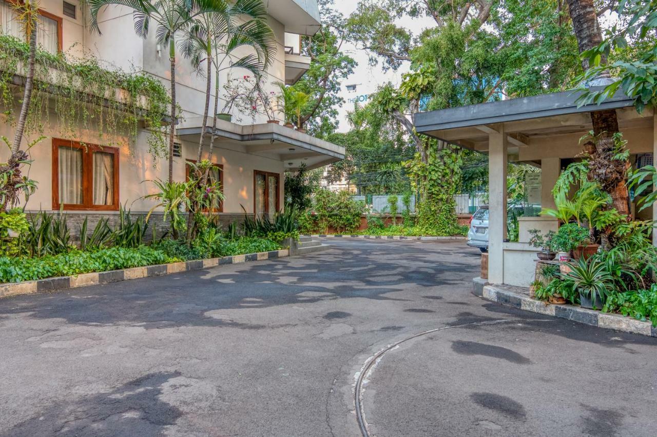Reddoorz Plus Near Dharmawangsa Square Jacarta Exterior foto